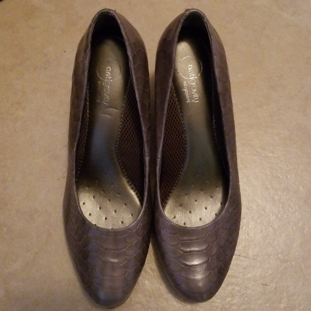 Easy Spirit Parnella Anti-Gravity Pumps